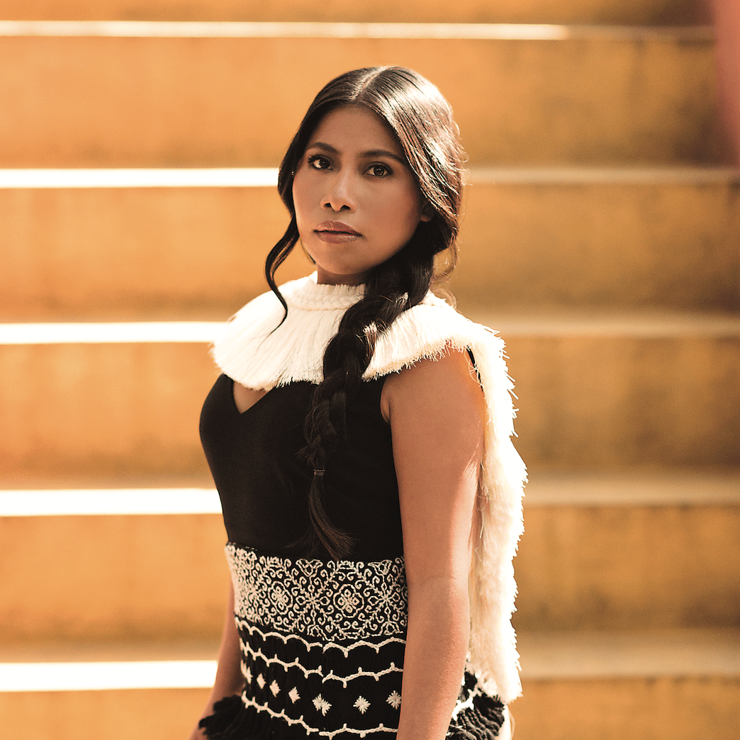 Yalitza Aparicio con Crin Moctezuma - Caralarga México