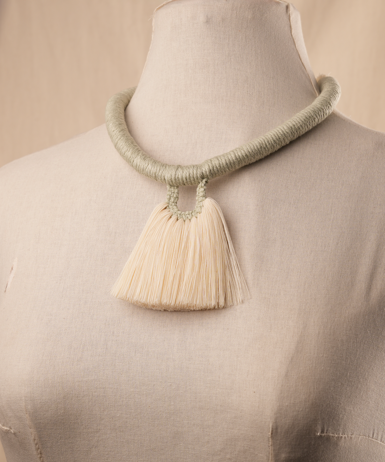 Collar Fantasma Sencillo