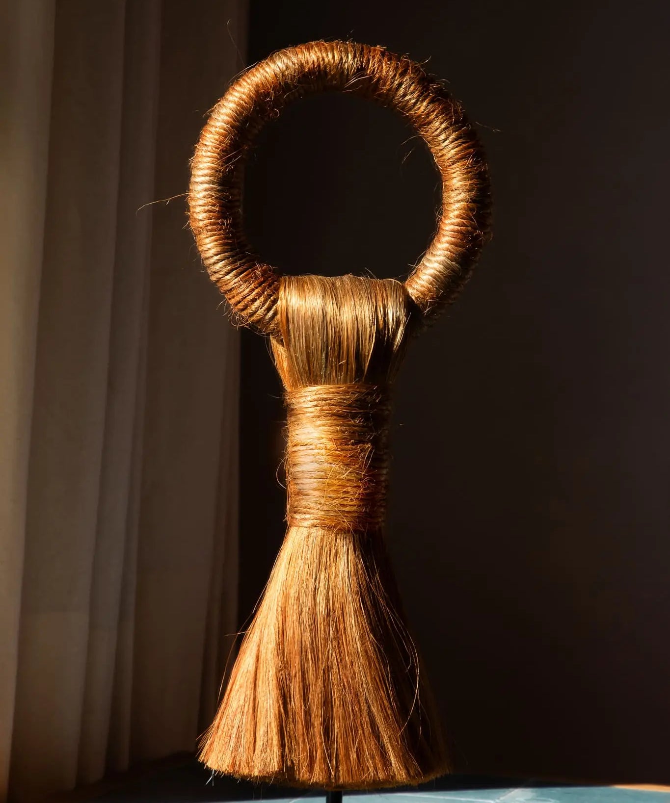 Danzante fabricado por Caralarga y Taller Maya para representar símbolos prehispánicos