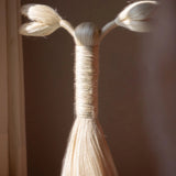 Decorativo artesanal fabricado en sansevieria con elementos mexicanos para una colección exclusiva